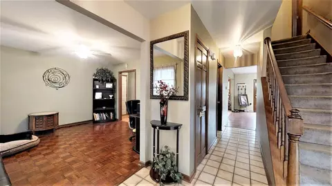 354 Canterbury Rd, Griffith, IN 46319 photo 2