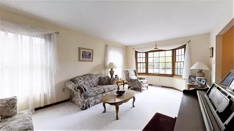 354 Canterbury Rd, Griffith, IN 46319 photo 5