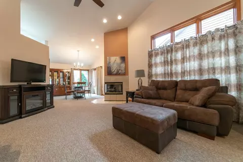 631 E Brookside Dr, Crown Point, IN 46307 photo 8