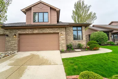 631 E Brookside Dr, Crown Point, IN 46307 photo 1