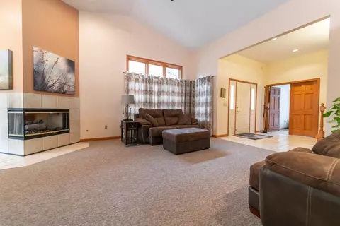 631 E Brookside Dr, Crown Point, IN 46307 photo 6