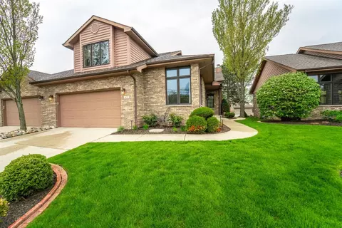 631 E Brookside Dr, Crown Point, IN 46307 photo 2