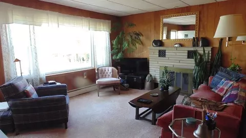 8545 Pine Ave, Gary, IN 46403 photo 13