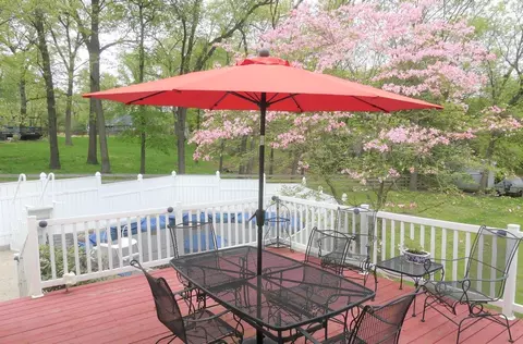 9743 W Rustic Dr, De Motte, IN 46310 photo 7
