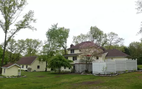9743 W Rustic Dr, De Motte, IN 46310 photo 6