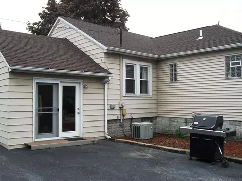 814 N Broad St, Griffith, IN 46319 photo 10