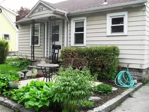 814 N Broad St, Griffith, IN 46319 photo 4