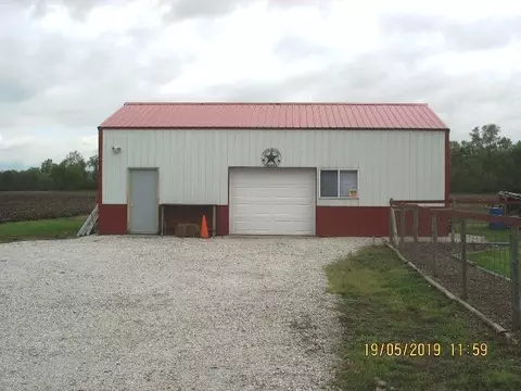 1028 E Division St, De Motte, IN 46310 photo 2