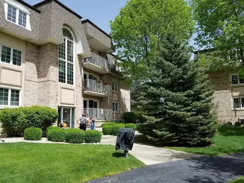 903 Swan Dr #1-D, Dyer, IN 46311 photo 2