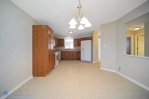7032 Tompkins Ct, Schererville, IN 46375 photo 7