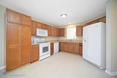 7032 Tompkins Ct, Schererville, IN 46375 photo 4
