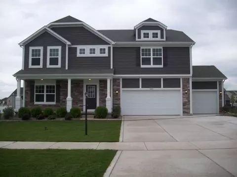 8819 Drake Dr, Saint John, IN 46373 photo 1