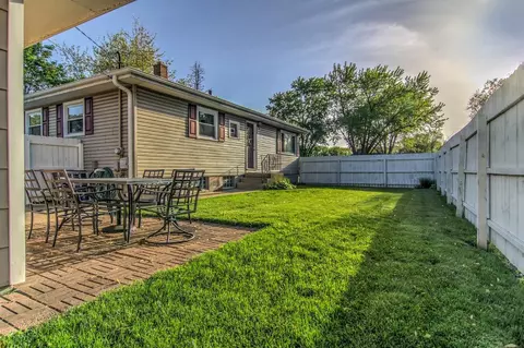 111 Schmidt Dr, Dyer, IN 46311 photo 2