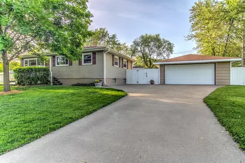 111 Schmidt Dr, Dyer, IN 46311 photo 1