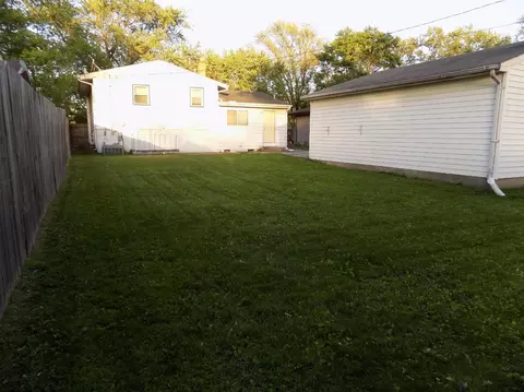 1040 N Dwiggins St, Griffith, IN 46319 photo 13
