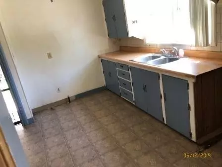 579 Durbin St, Gary, IN 46406 photo 3