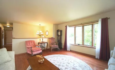 613 N Wren Ln, Griffith, IN 46319 photo 3
