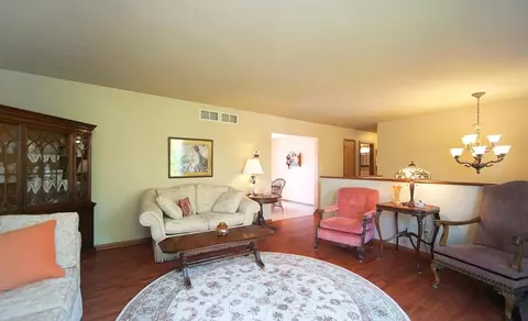 613 N Wren Ln, Griffith, IN 46319 photo 5