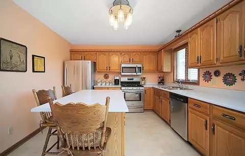 613 N Wren Ln, Griffith, IN 46319 photo 10