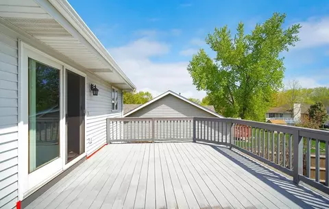 613 N Wren Ln, Griffith, IN 46319 photo 2
