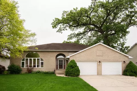 2827 Morningside Dr, Crown Point, IN 46307 photo 1