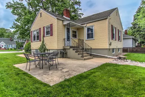 723 N Broad St, Griffith, IN 46319 photo 2