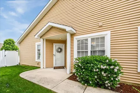 1800 E 105th Pl, Crown Point, IN 46307 photo 2