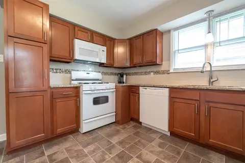 826 N Cline Ave, Griffith, IN 46319 photo 5
