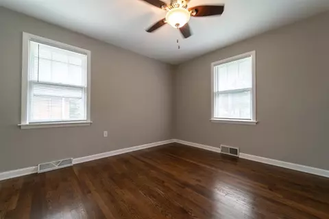 826 N Cline Ave, Griffith, IN 46319 photo 9