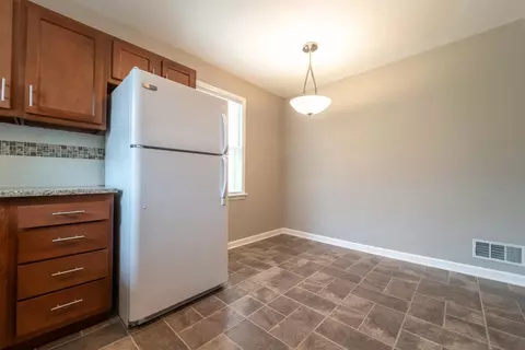 826 N Cline Ave, Griffith, IN 46319 photo 8