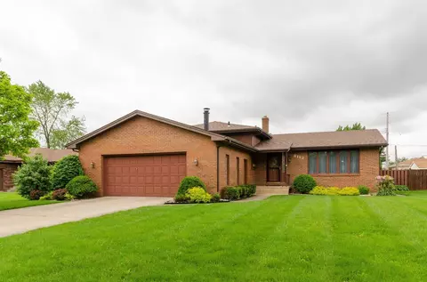 8112 Tapper Ave, Munster, IN 46321 photo 1