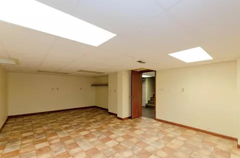 8112 Tapper Ave, Munster, IN 46321 photo 12