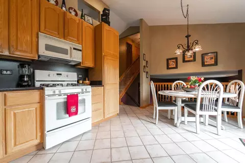 8940 King Pl, Crown Point, IN 46307 photo 12