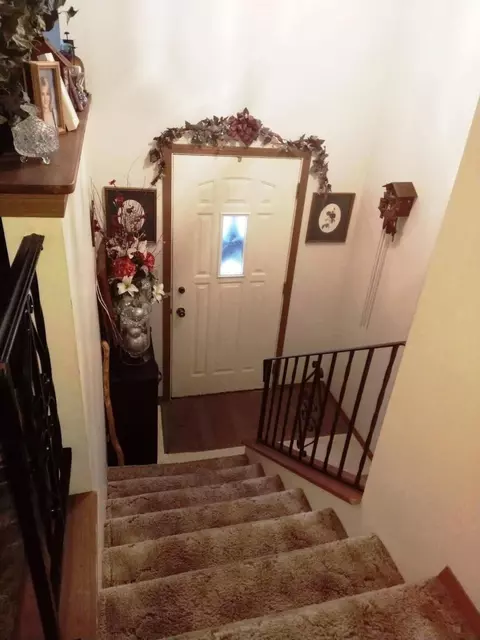 103 Pine Ct, Hebron, IN 46341 photo 4