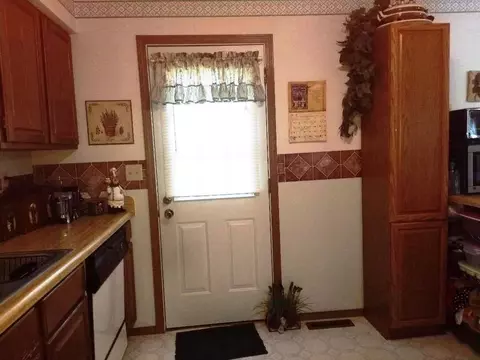 103 Pine Ct, Hebron, IN 46341 photo 8