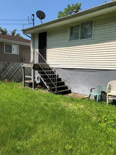2429 Hendricks St, Gary, IN 46404 photo 10