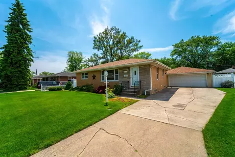 1040 N Jay Ave, Griffith, IN 46319 photo 3