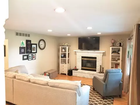 925 S East St, Crown Point, IN 46307 photo 3