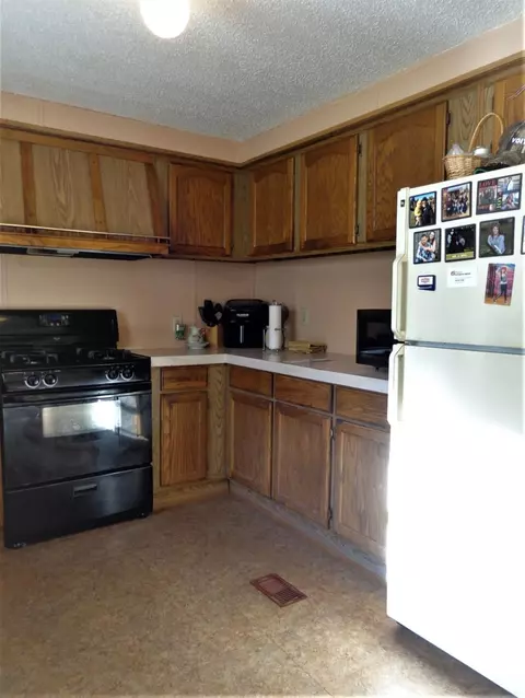 10276 N 570, De Motte, IN 46310 photo 8