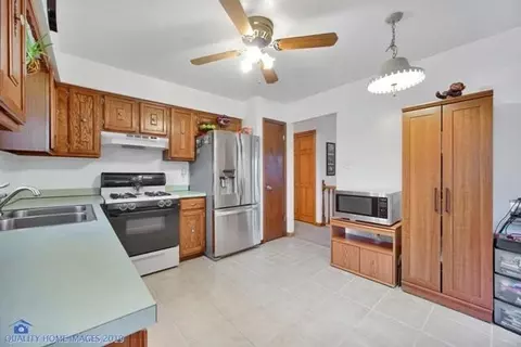 952 Devonshire Ln, Dyer, IN 46311 photo 8