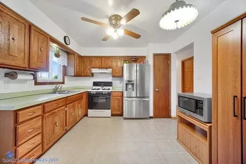 952 Devonshire Ln, Dyer, IN 46311 photo 7
