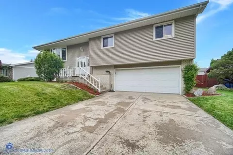 952 Devonshire Ln, Dyer, IN 46311 photo 2