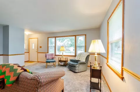 145 N Dwiggins St, Griffith, IN 46319 photo 2