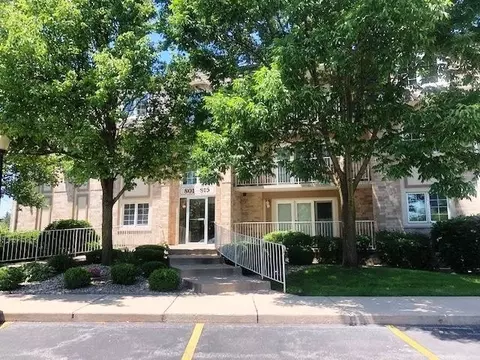 813 Swan Dr #3D, Dyer, IN 46311 photo 1