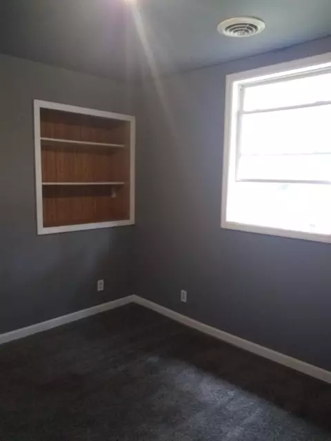 4818 Wright St, Griffith, IN 46319 photo 14
