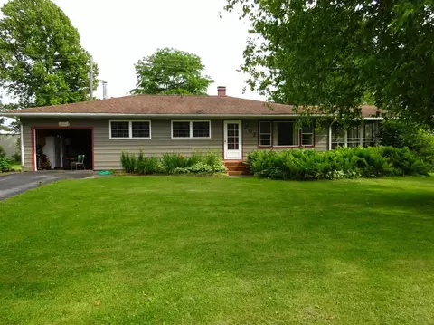 202 E Short St, Rolling Prairie, IN 46371 photo 1