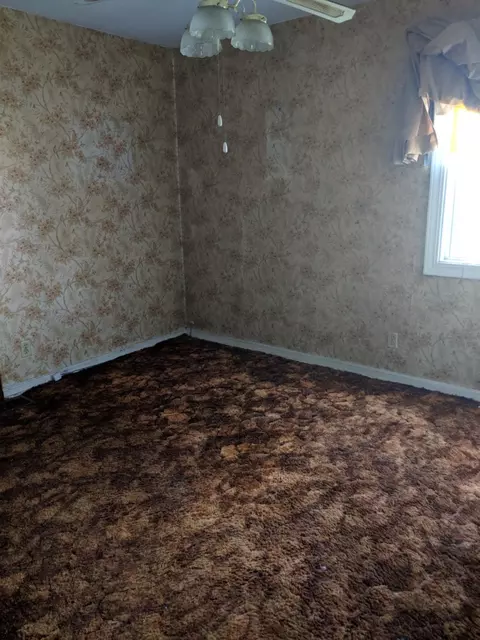 706 Matthews St, Gary, IN 46406 photo 2
