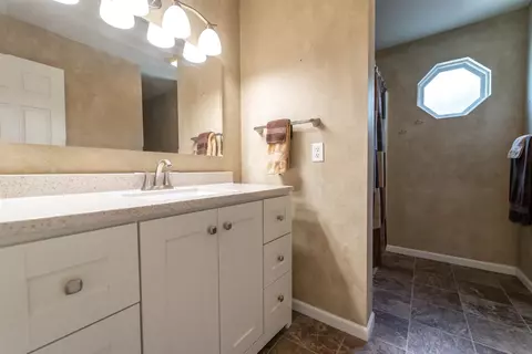 303 Deerfield Ct, Valparaiso, IN 46383 photo 10