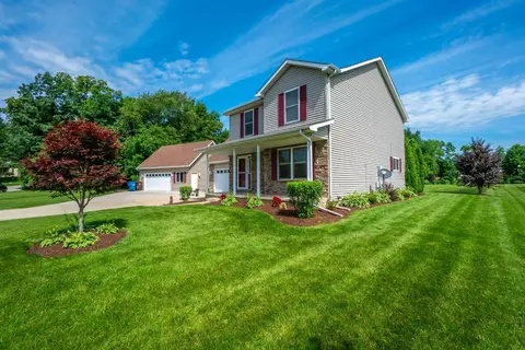 303 Deerfield Ct, Valparaiso, IN 46383 photo 2