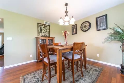 303 Deerfield Ct, Valparaiso, IN 46383 photo 8